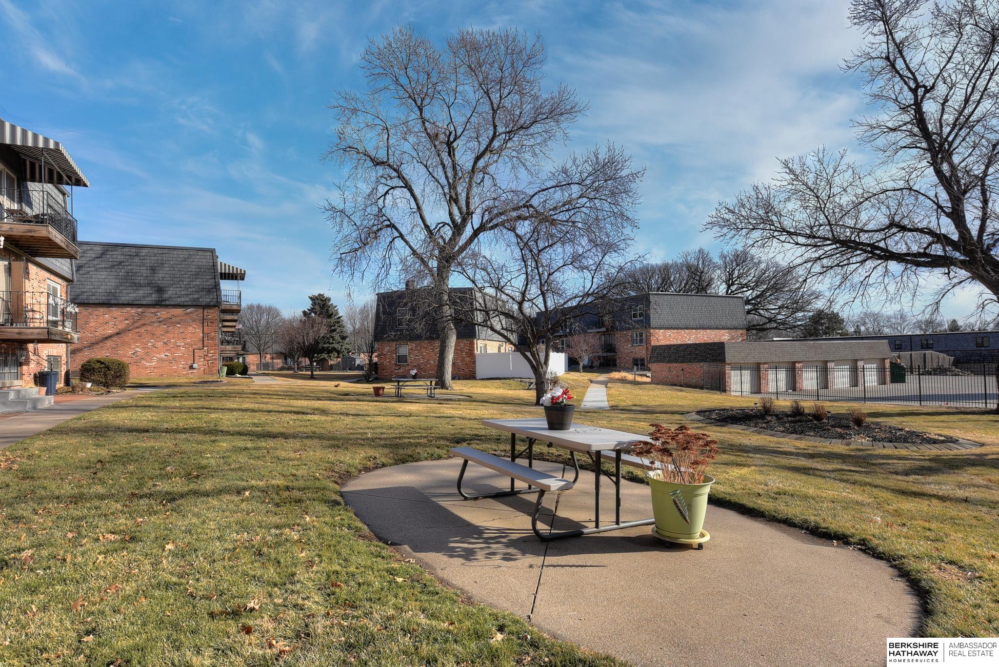 12737 Woodcrest Plaza Unit: 3-319