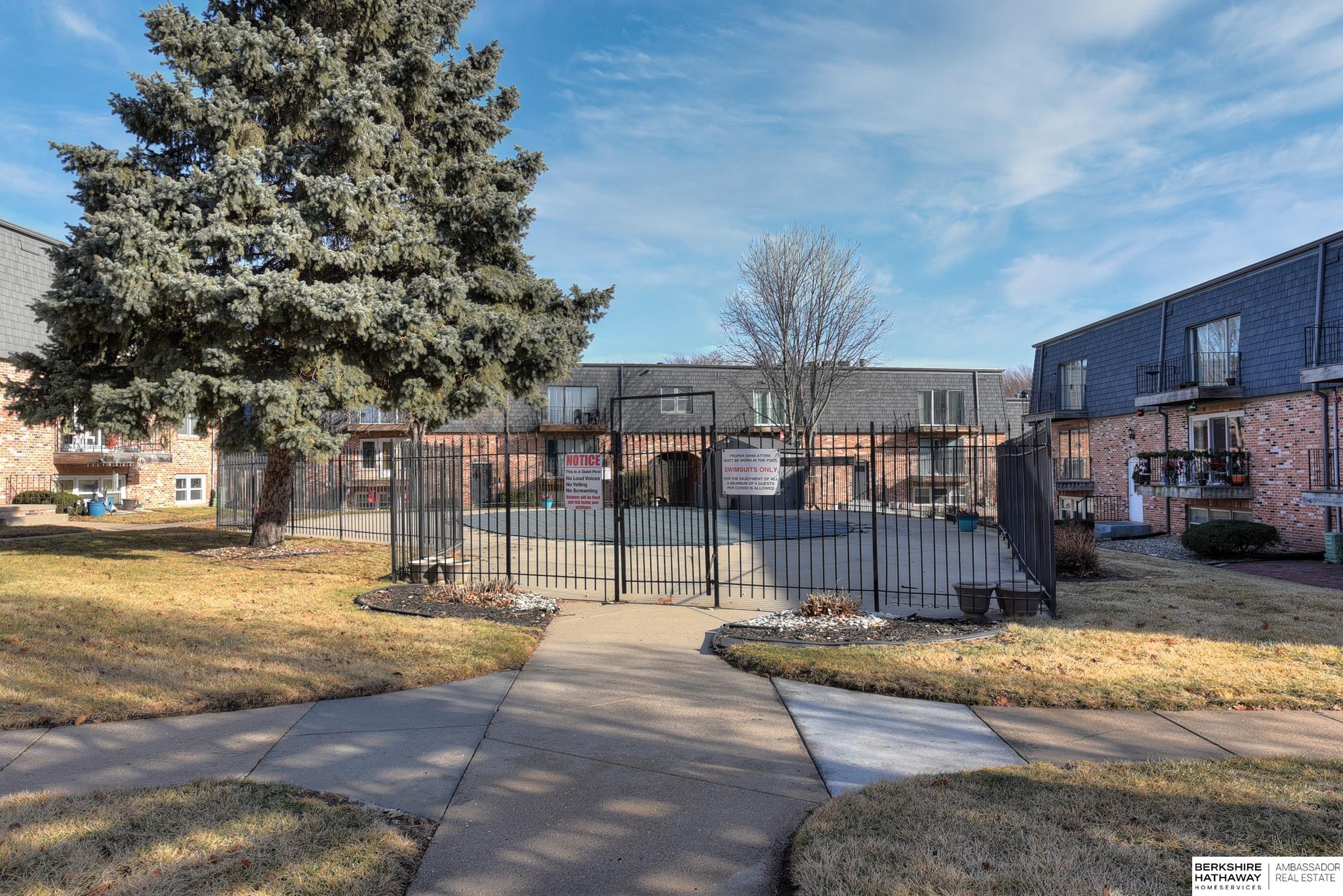 12737 Woodcrest Plaza Unit: 3-319