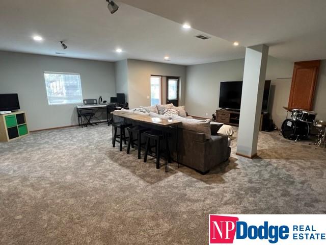 5010 Lakeside Drive