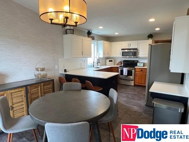 5010 Lakeside Drive