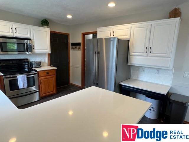 5010 Lakeside Drive