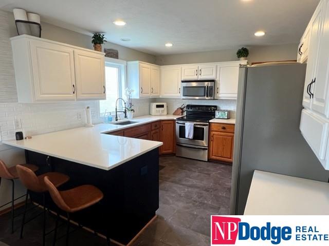 5010 Lakeside Drive