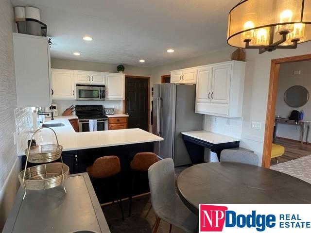 5010 Lakeside Drive