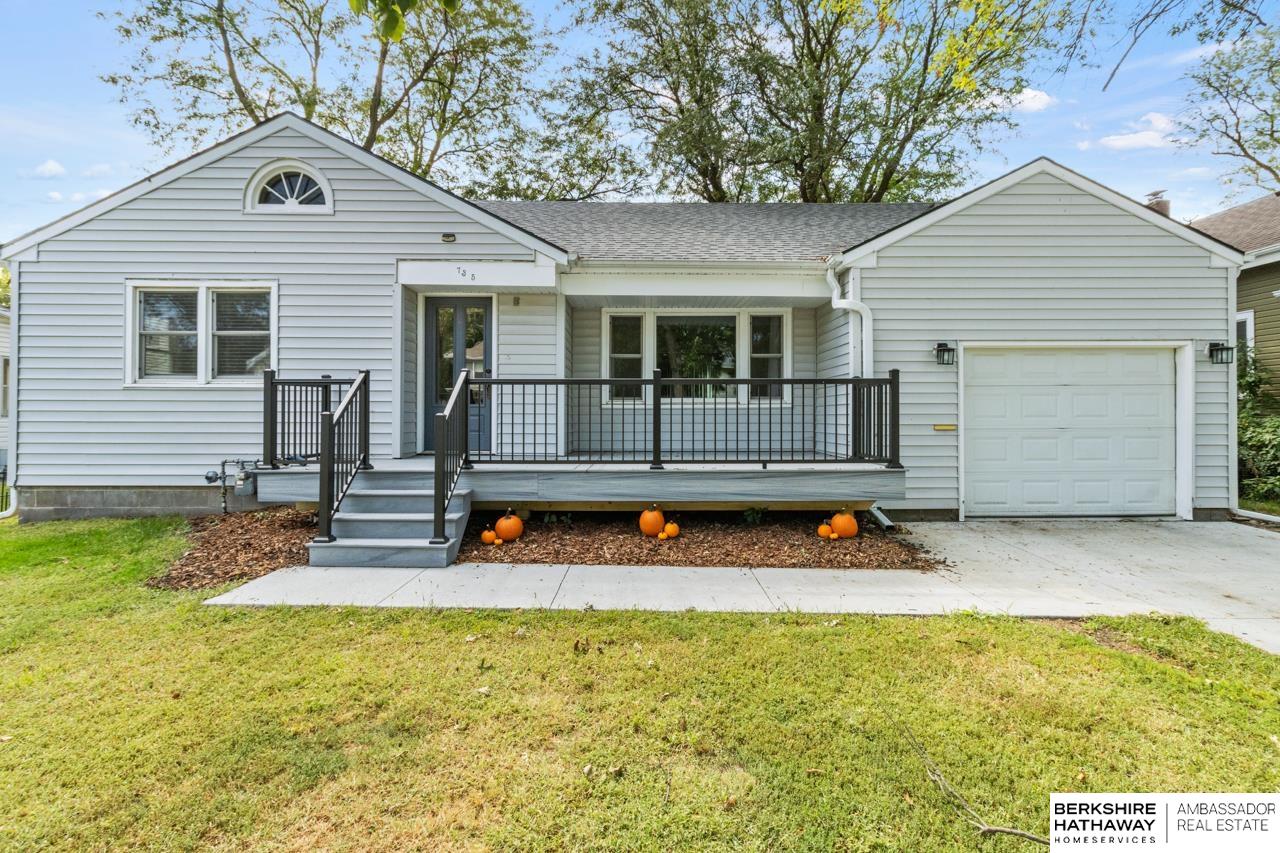 735 E 4th Street