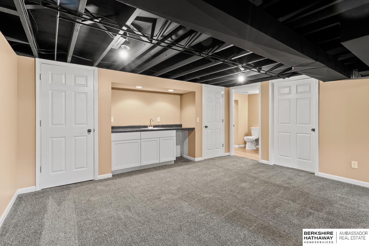 735 E 4th Street