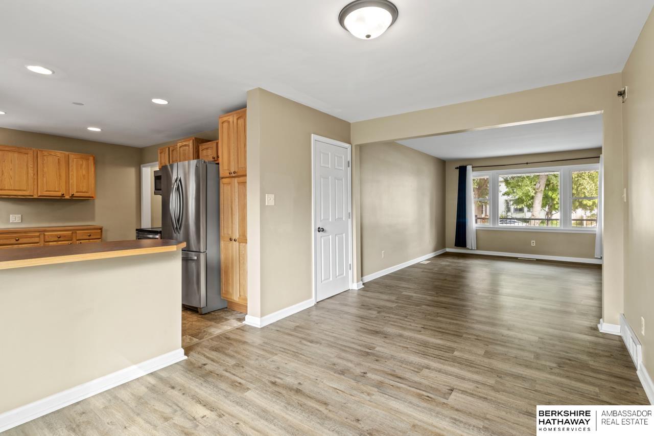 735 E 4th Street