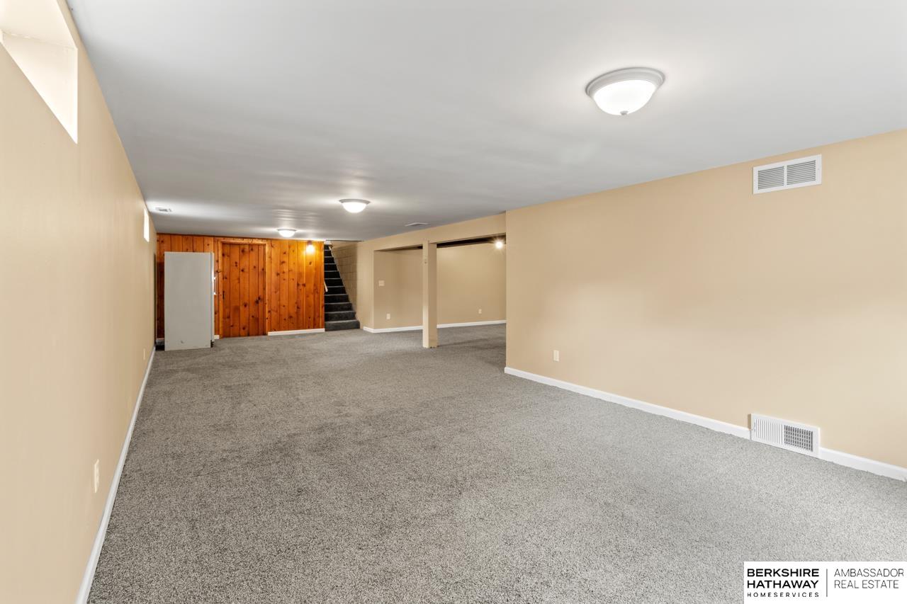 735 E 4th Street