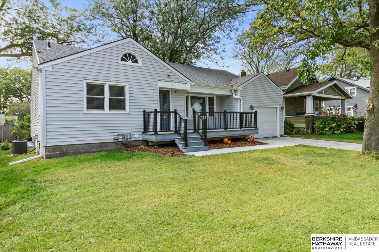 735 E 4th Street