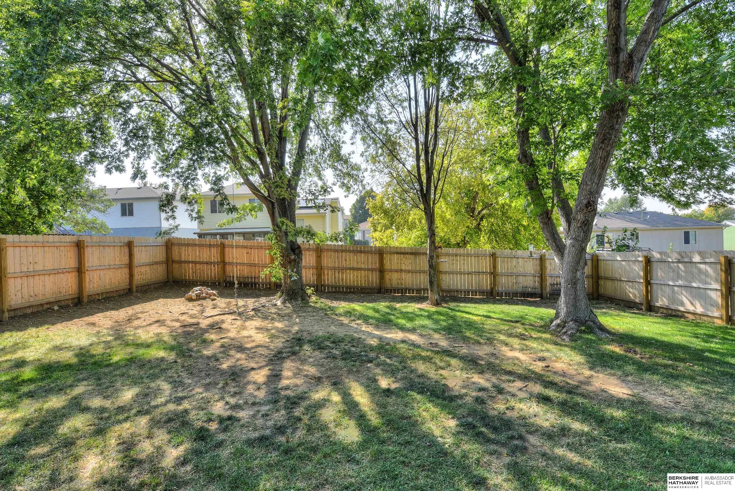 6608 N 110 Avenue