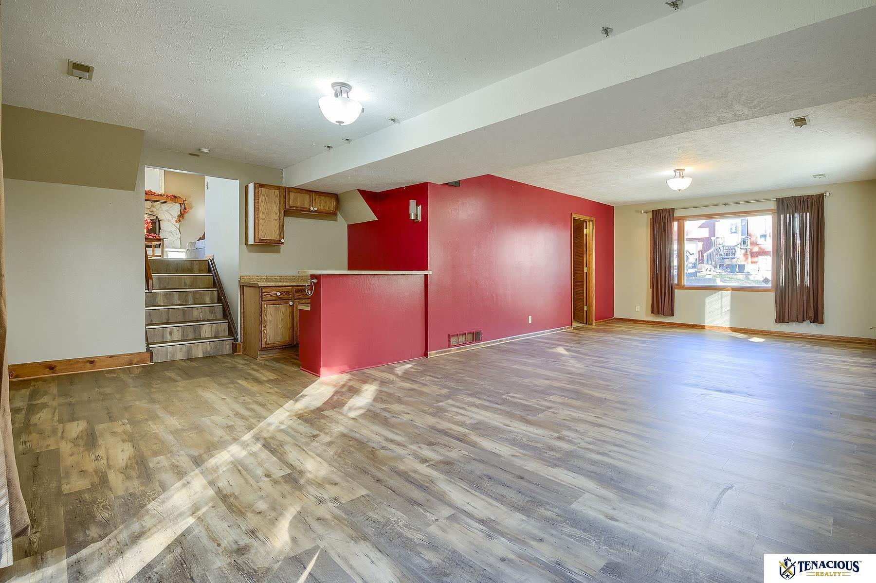 8029 Girard Plaza