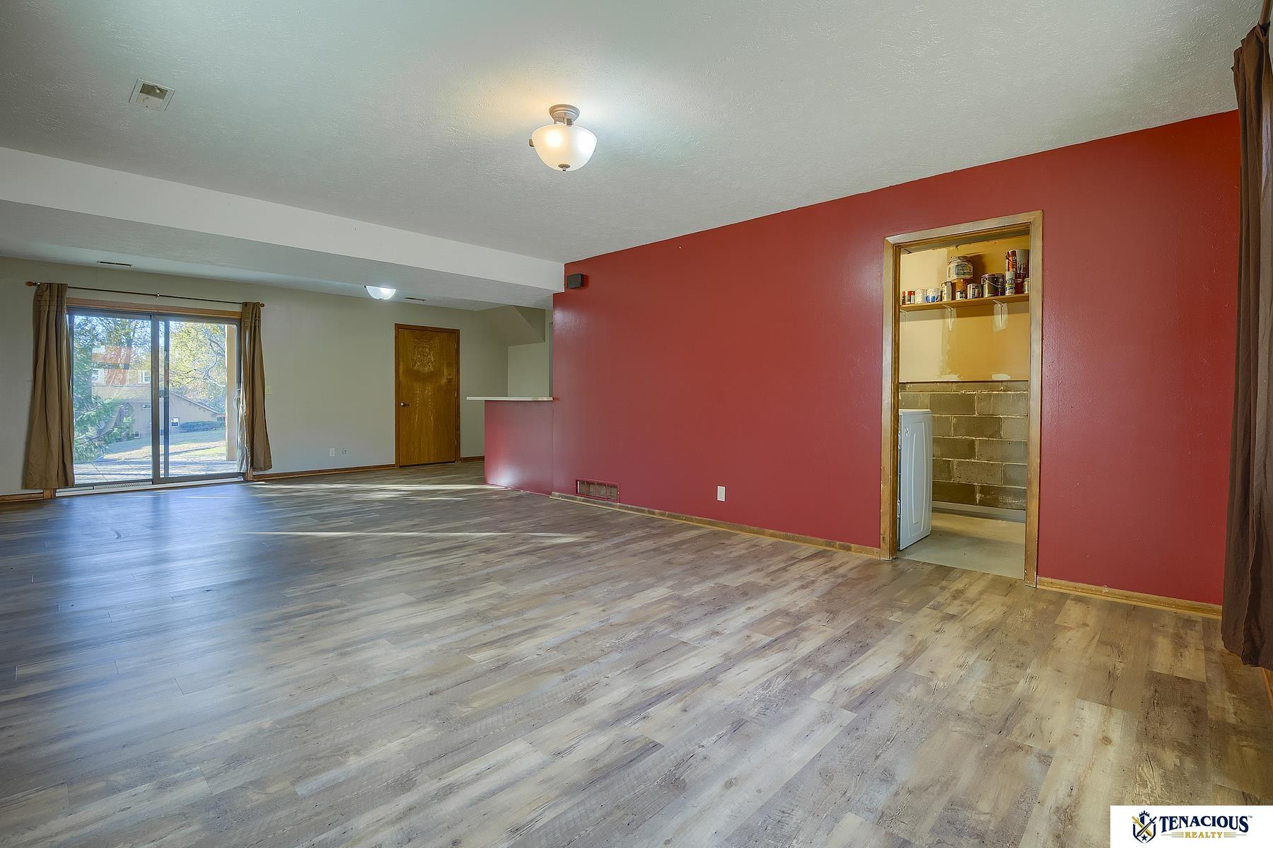 8029 Girard Plaza
