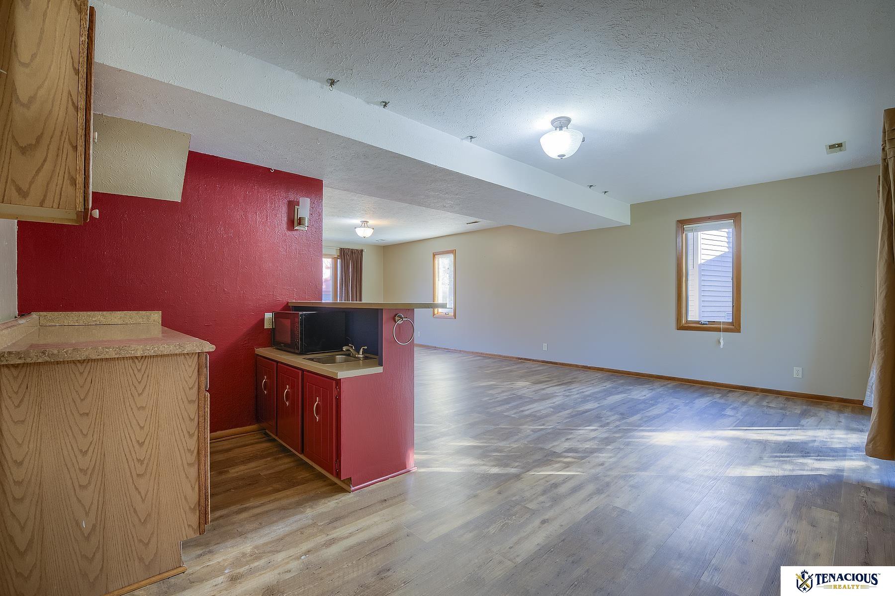 8029 Girard Plaza