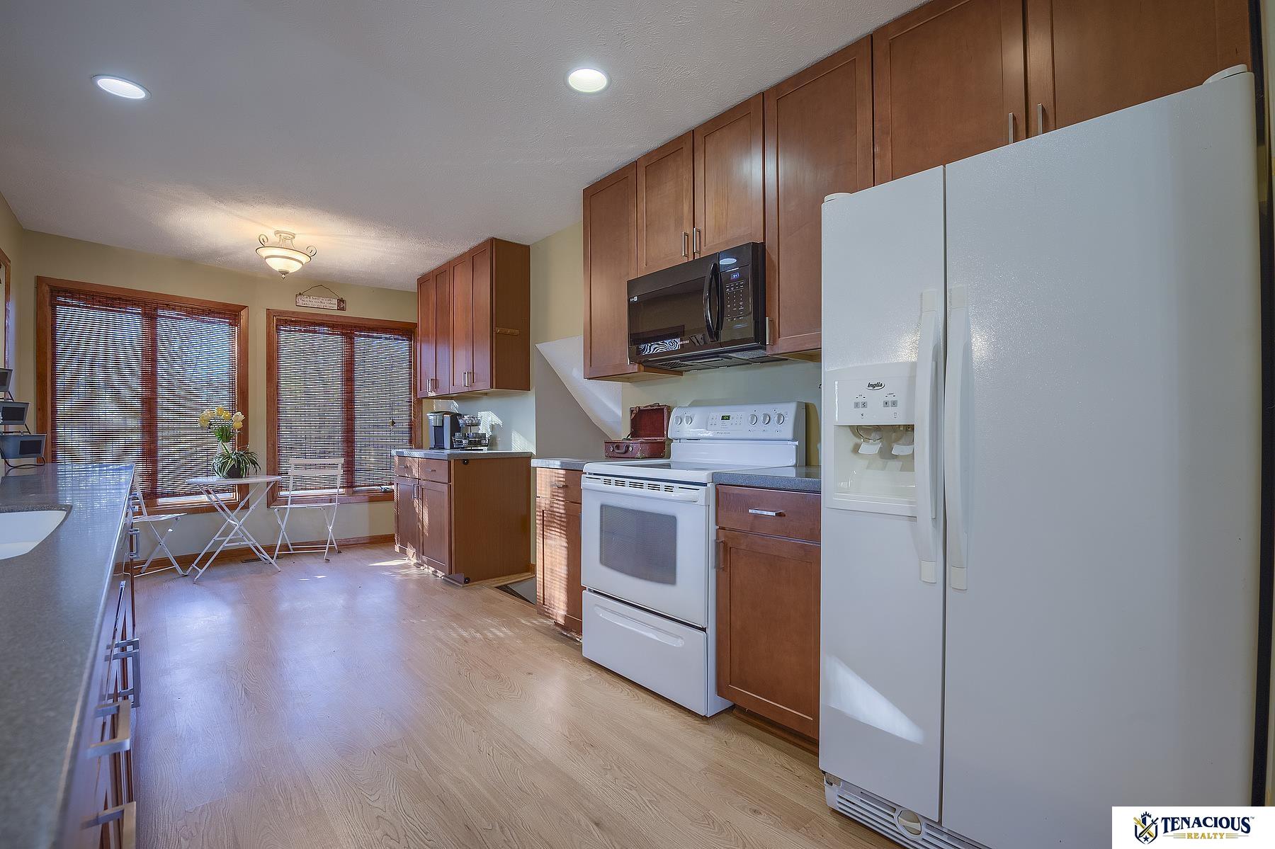 8029 Girard Plaza