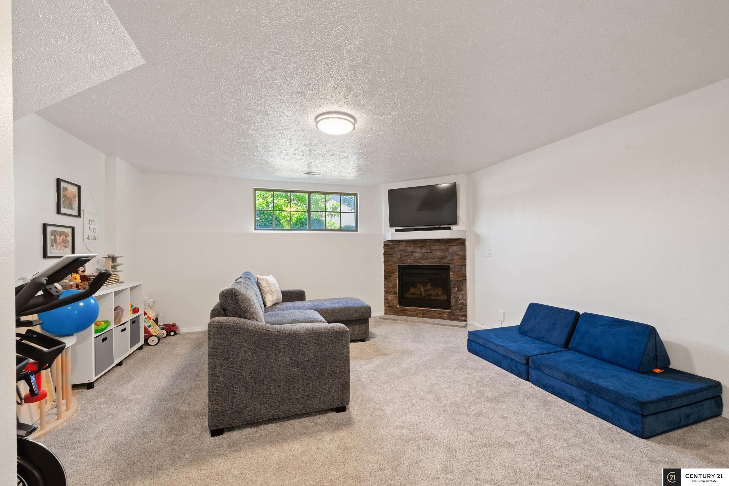 19085 Cottonwood Street
