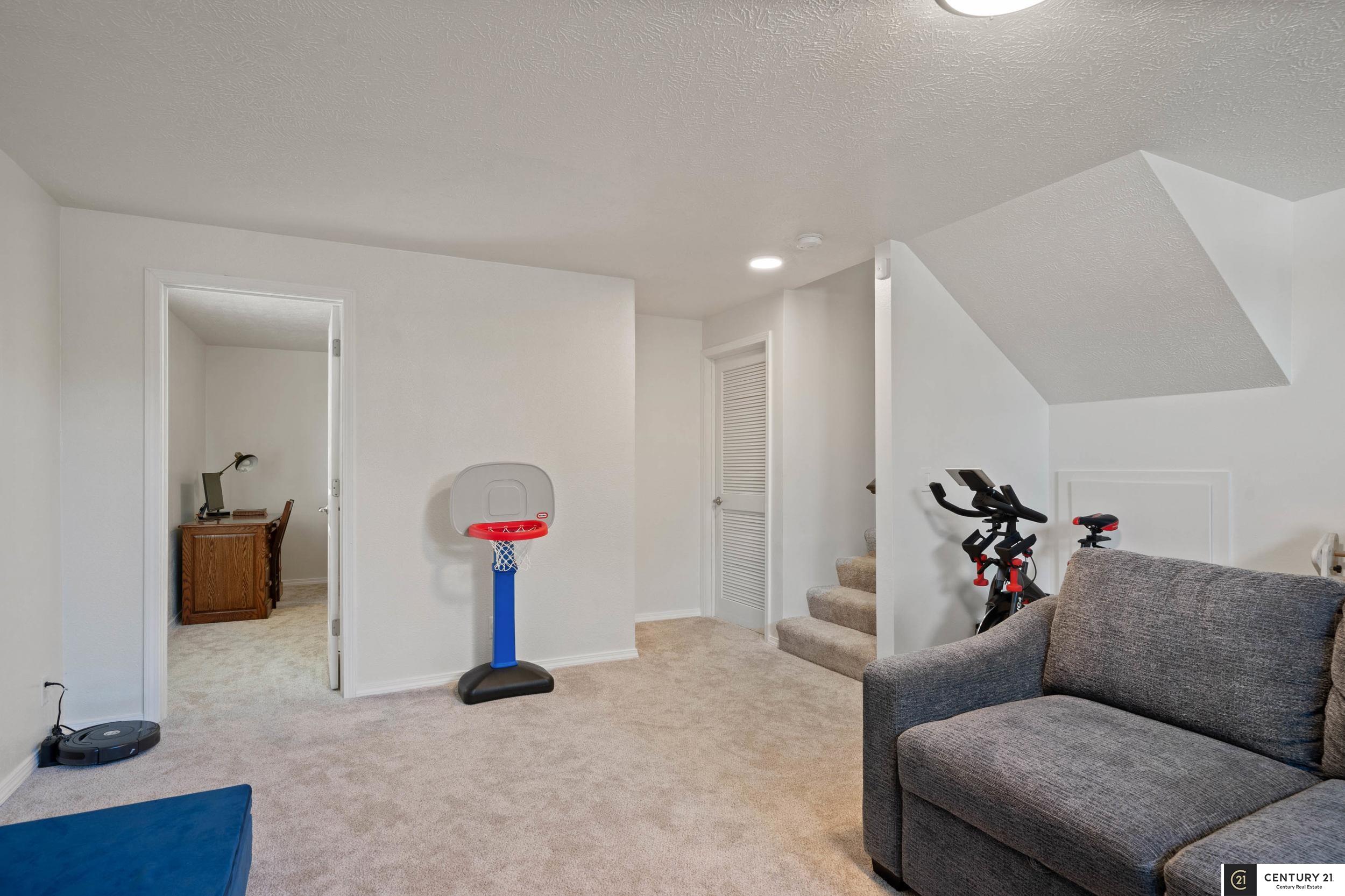 19085 Cottonwood Street