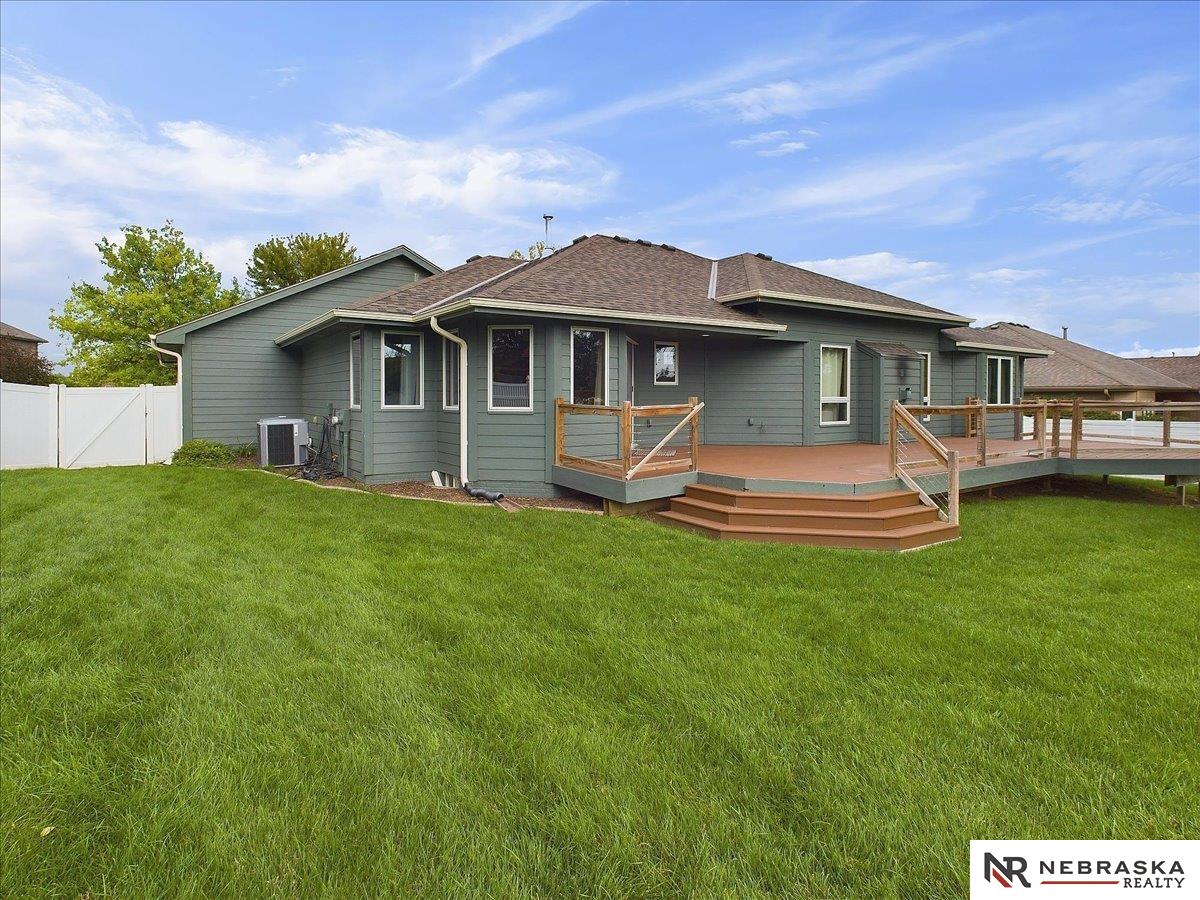 7308 N 155 Terrace