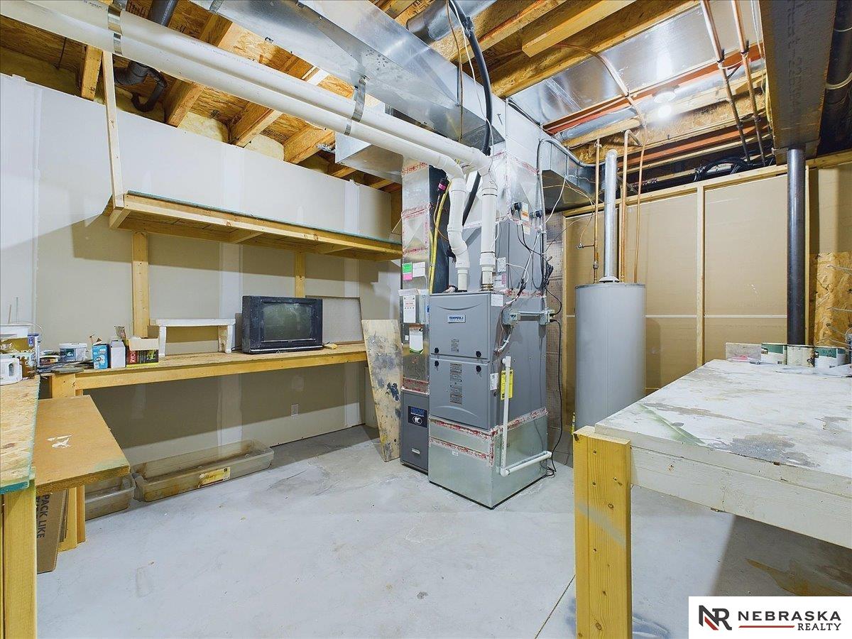 7308 N 155 Terrace