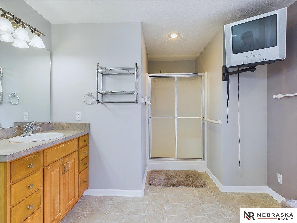 7308 N 155 Terrace
