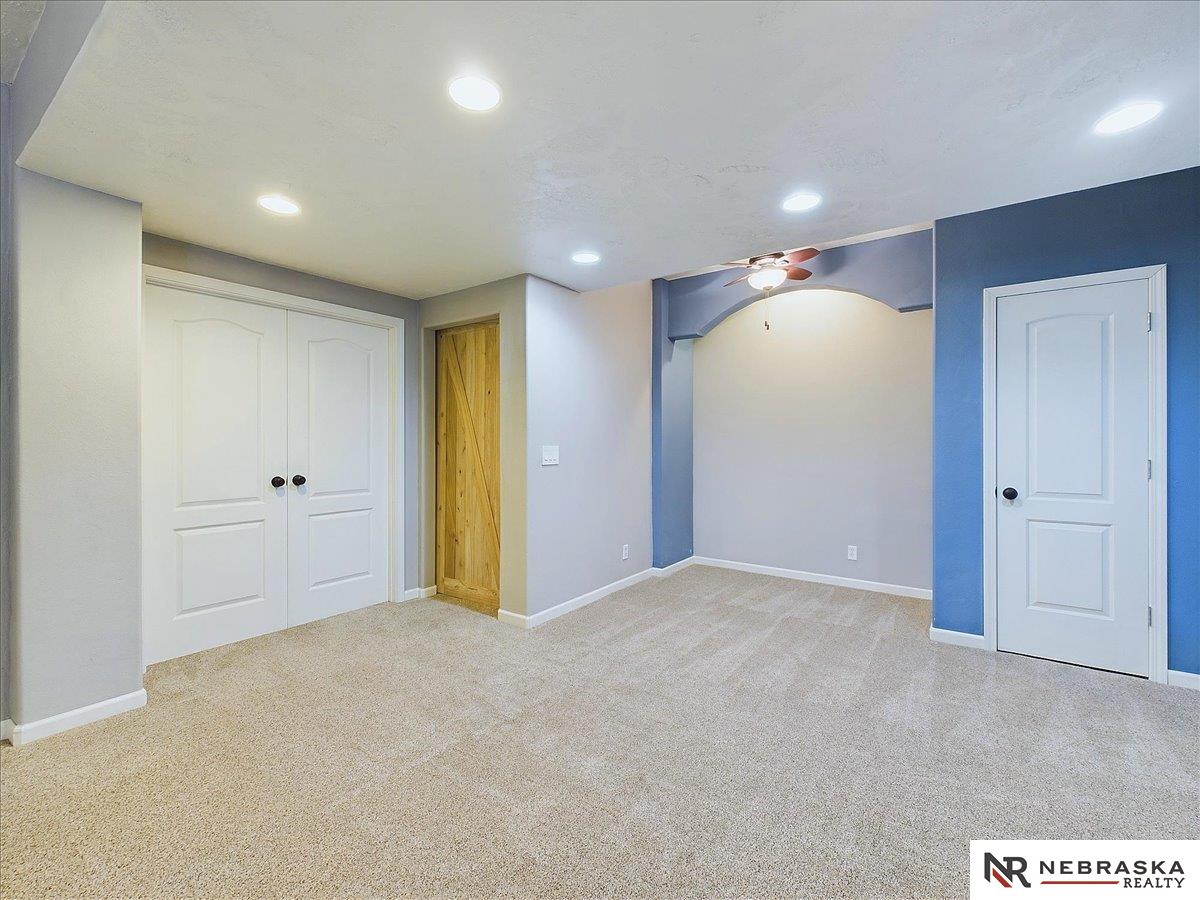 7308 N 155 Terrace