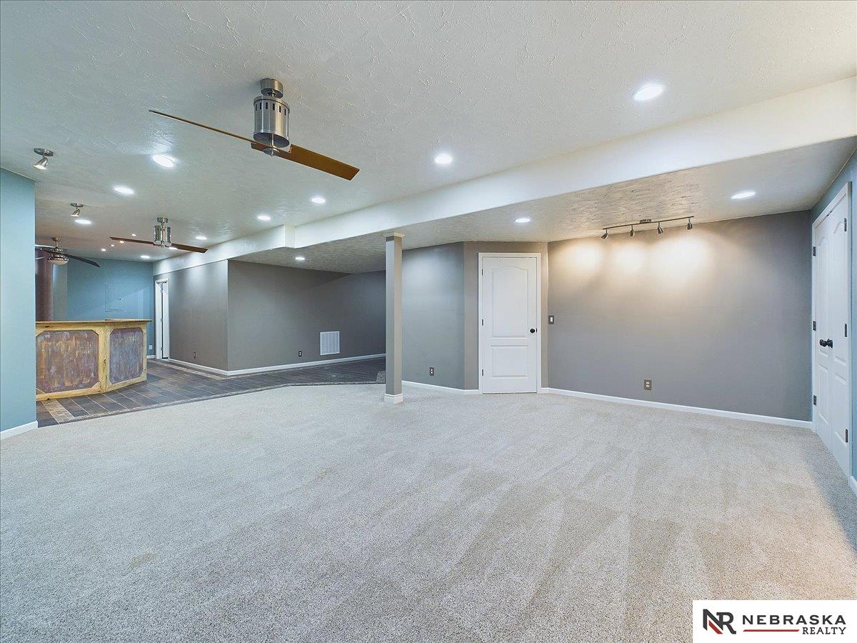 7308 N 155 Terrace