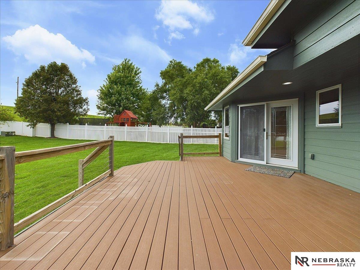 7308 N 155 Terrace
