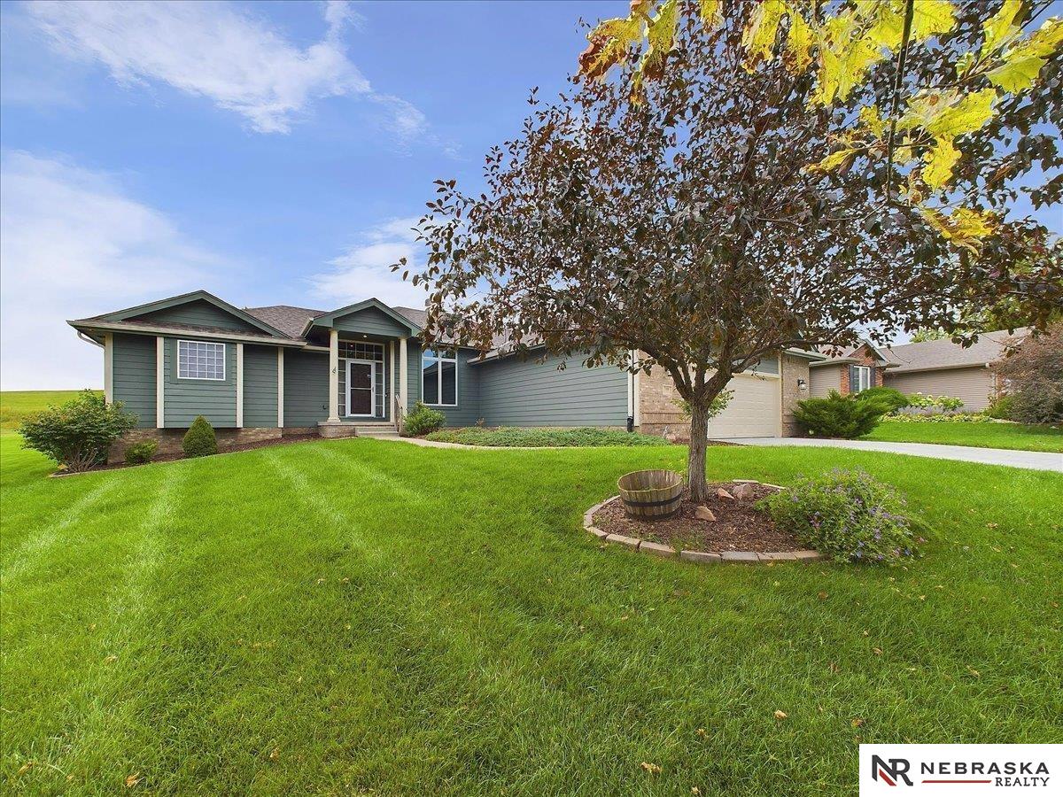 7308 N 155 Terrace