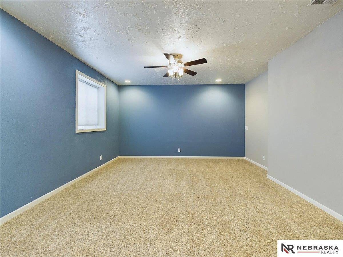 7308 N 155 Terrace