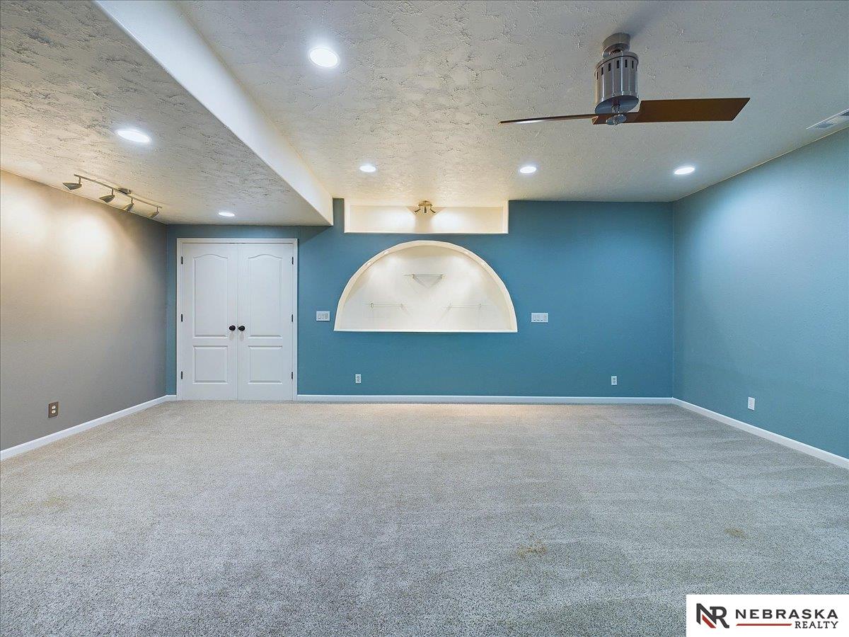 7308 N 155 Terrace
