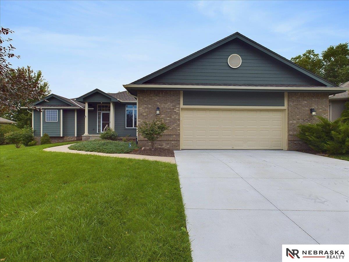 7308 N 155 Terrace