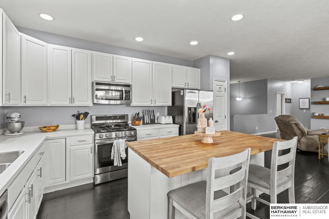 8151 N 159th Street