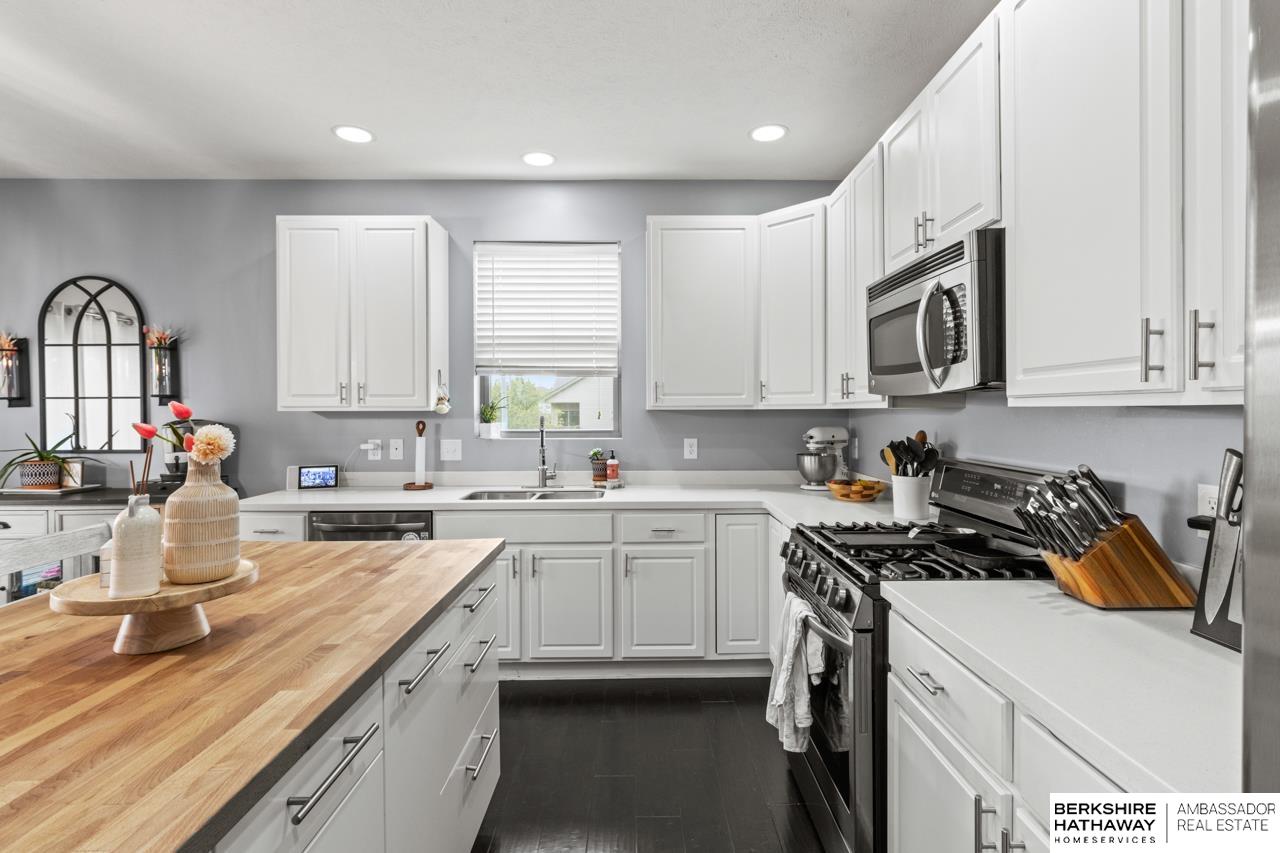 8151 N 159th Street