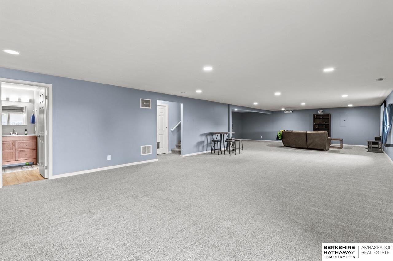 8151 N 159th Street