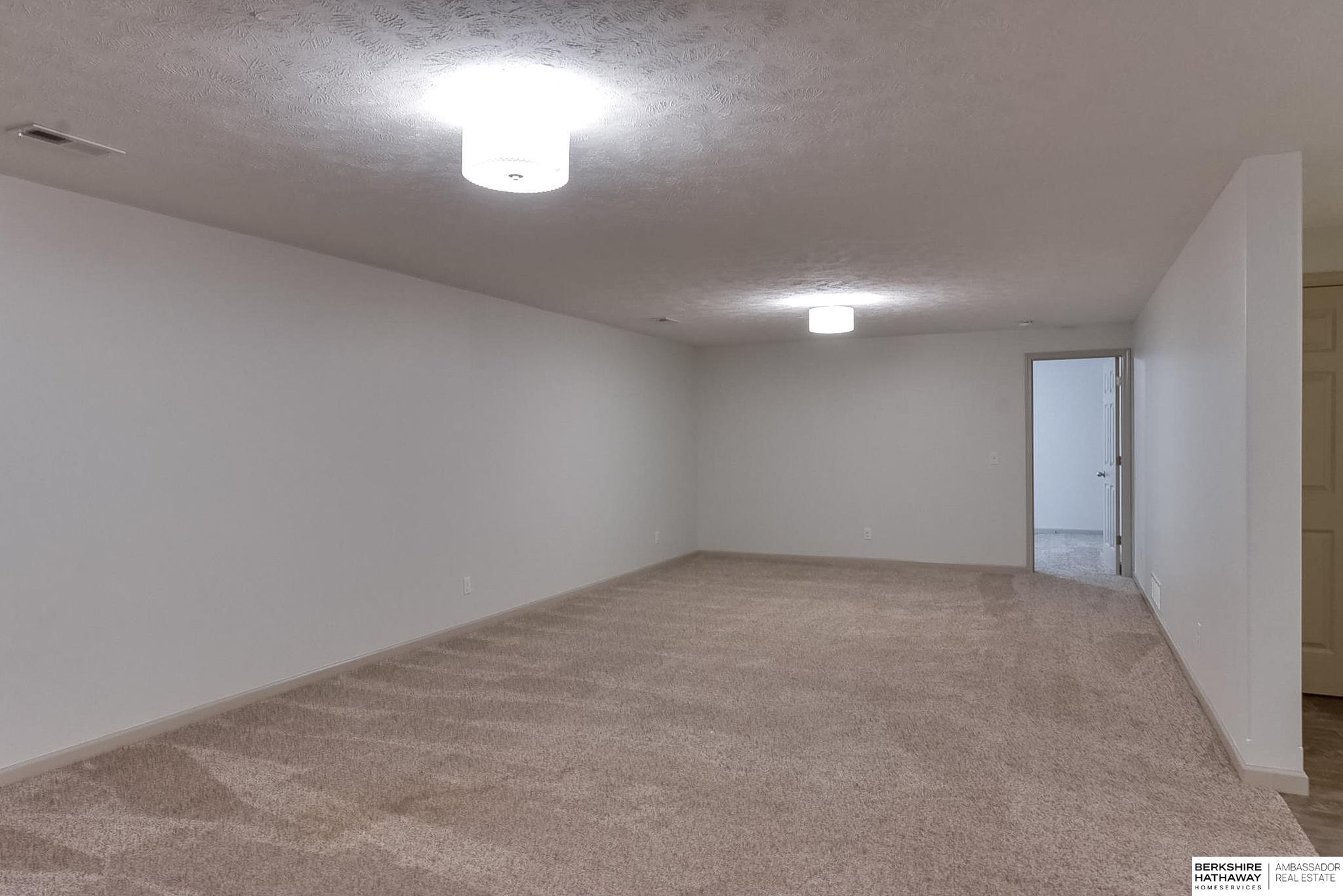 19505 Cottonwood Circle