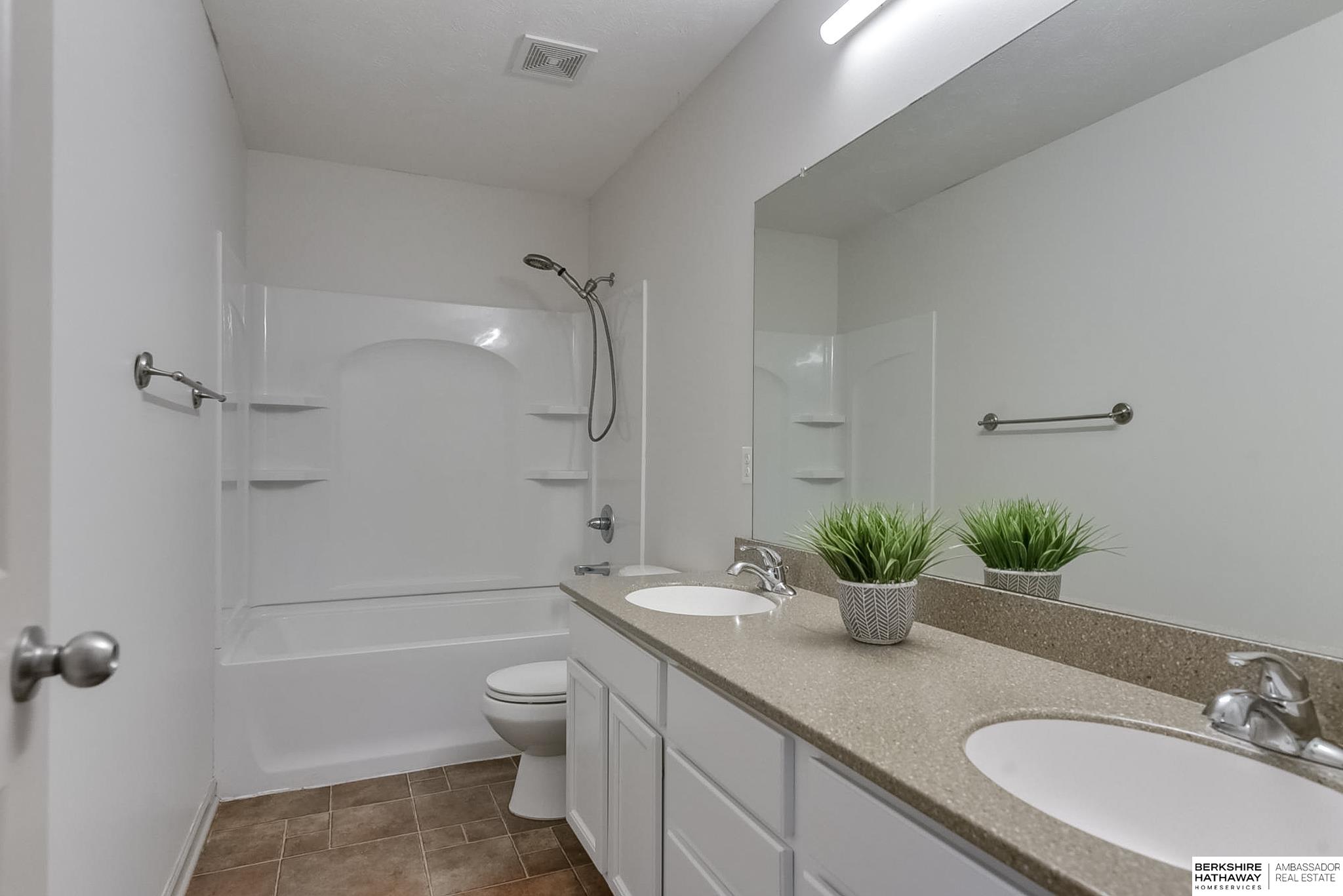 19505 Cottonwood Circle