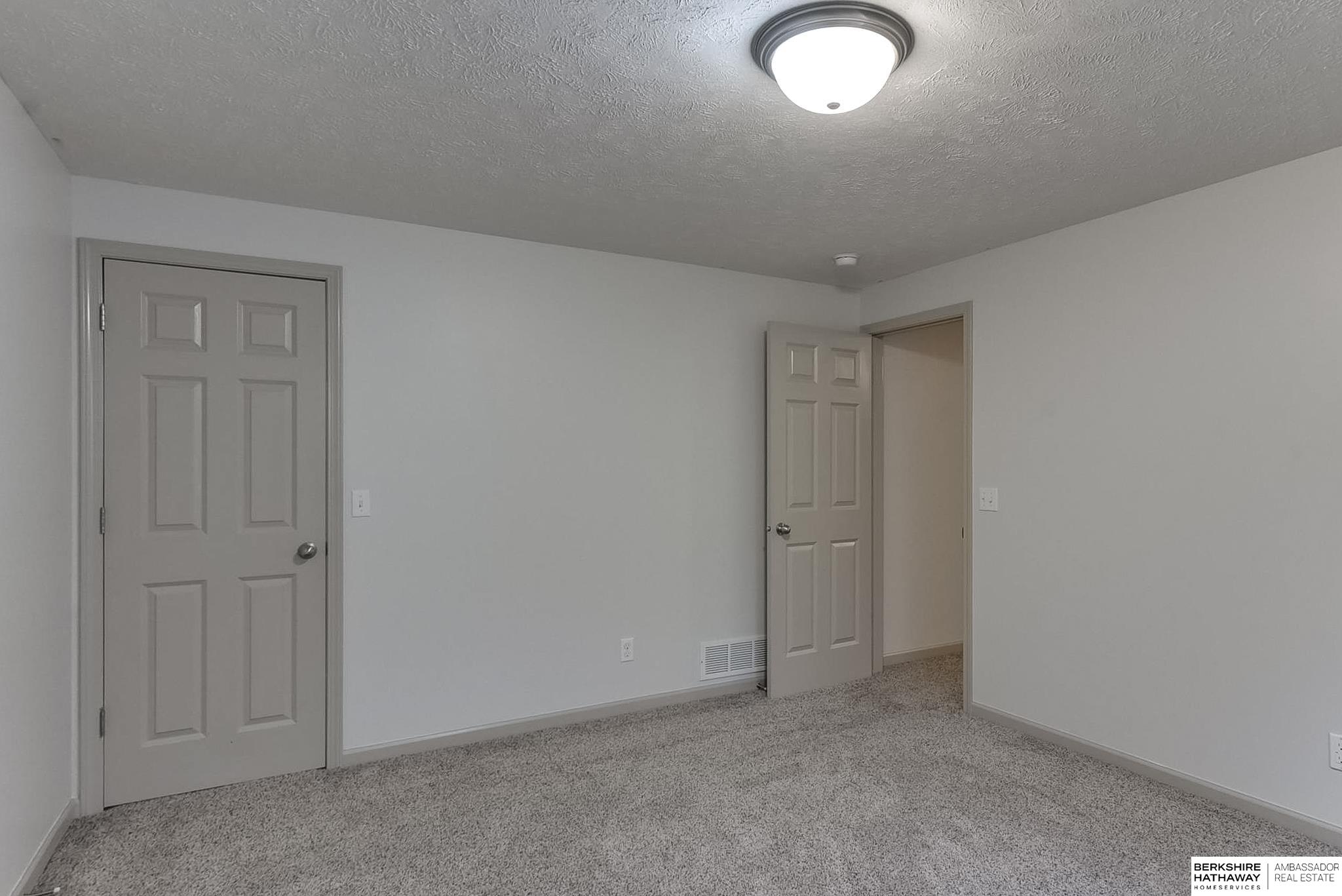 19505 Cottonwood Circle