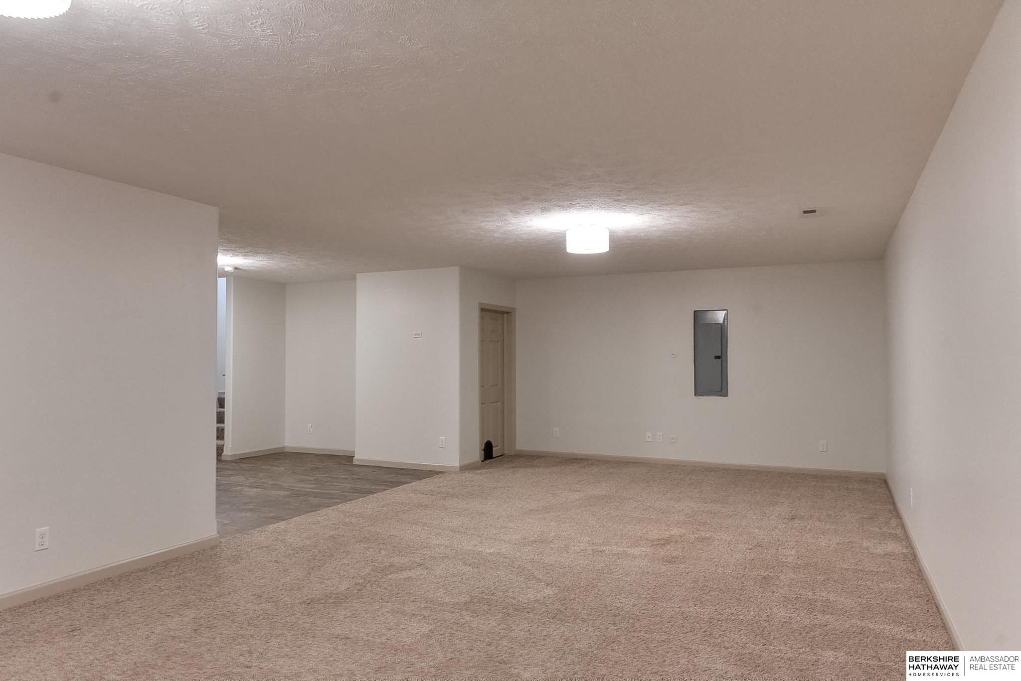 19505 Cottonwood Circle