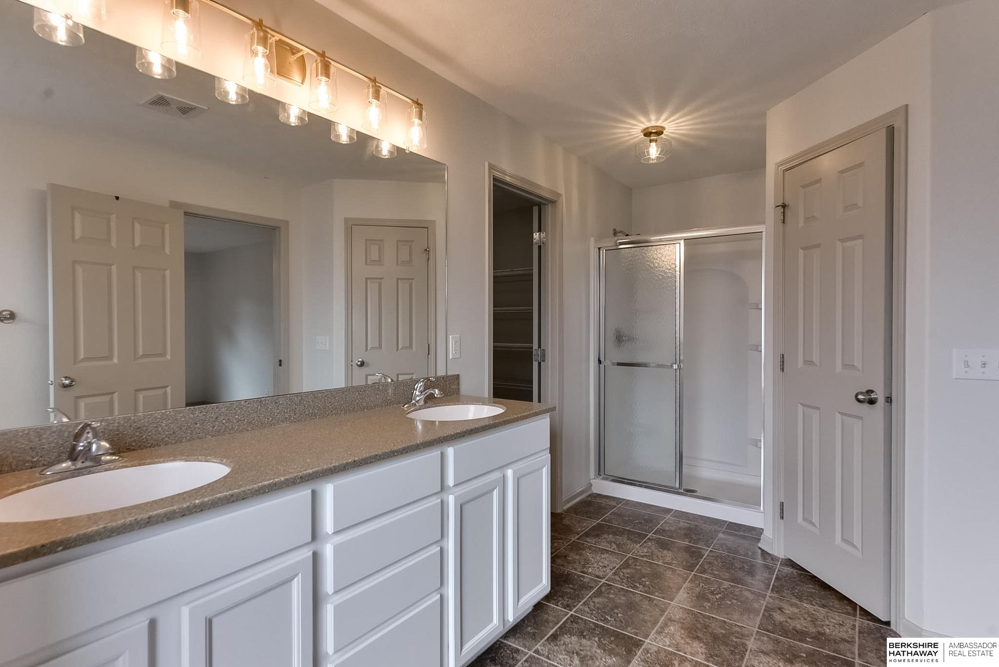 19505 Cottonwood Circle