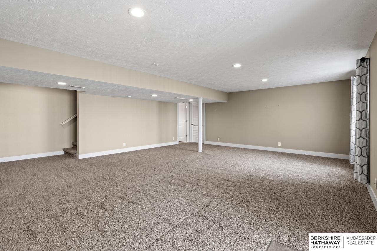 16106 Mormon Street