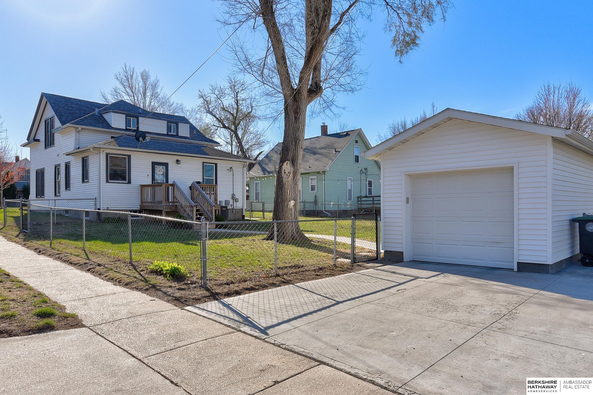 2548 N 60th Avenue