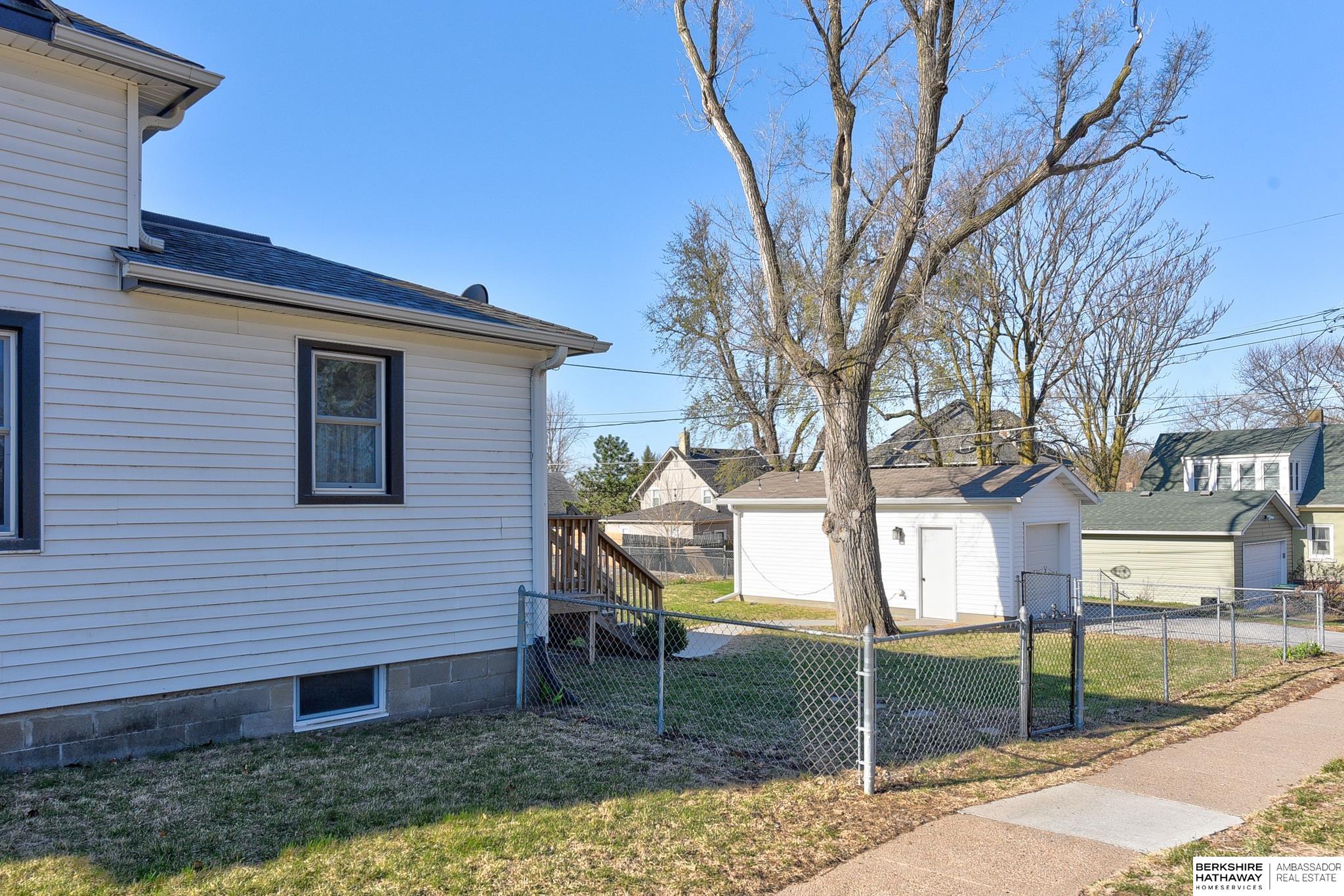 2548 N 60th Avenue
