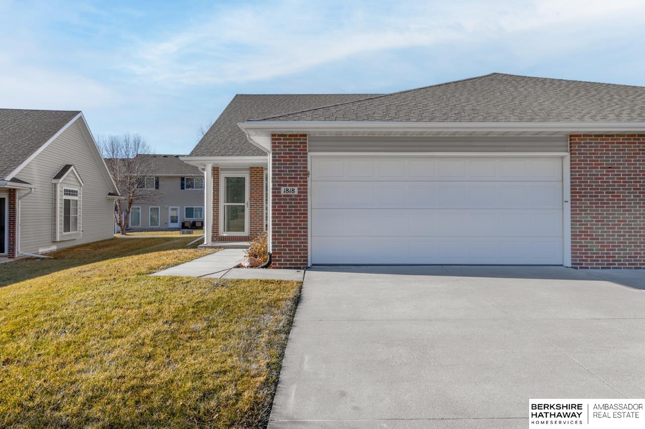1818 N 175 Court