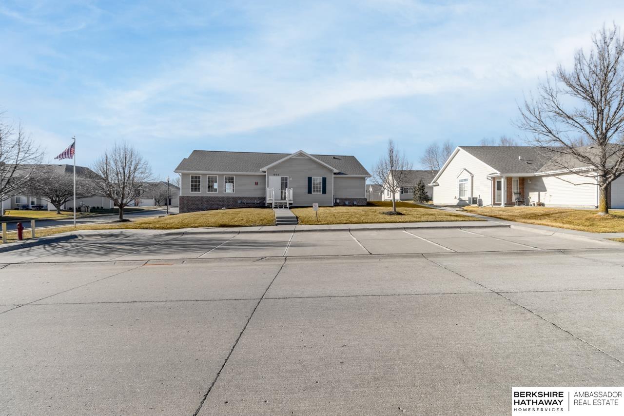 1818 N 175 Court