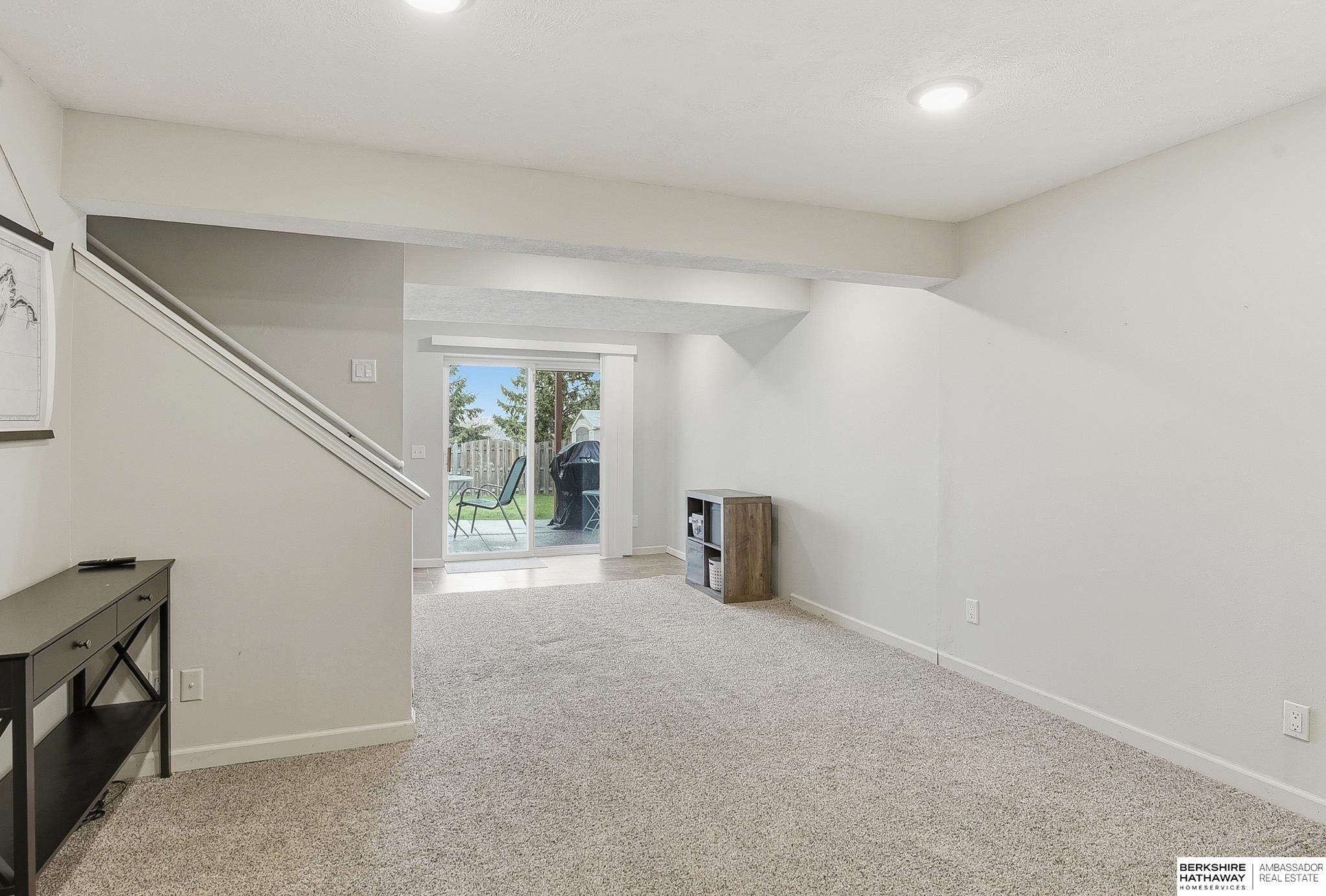 16128 Redwood Street