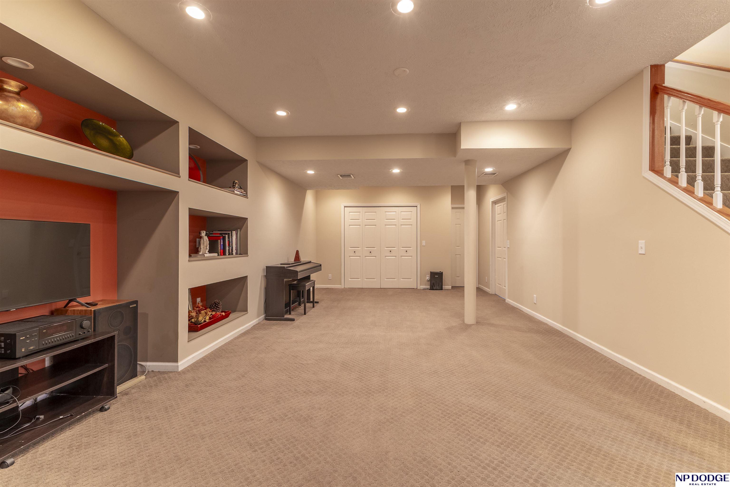 12525 Burt Street