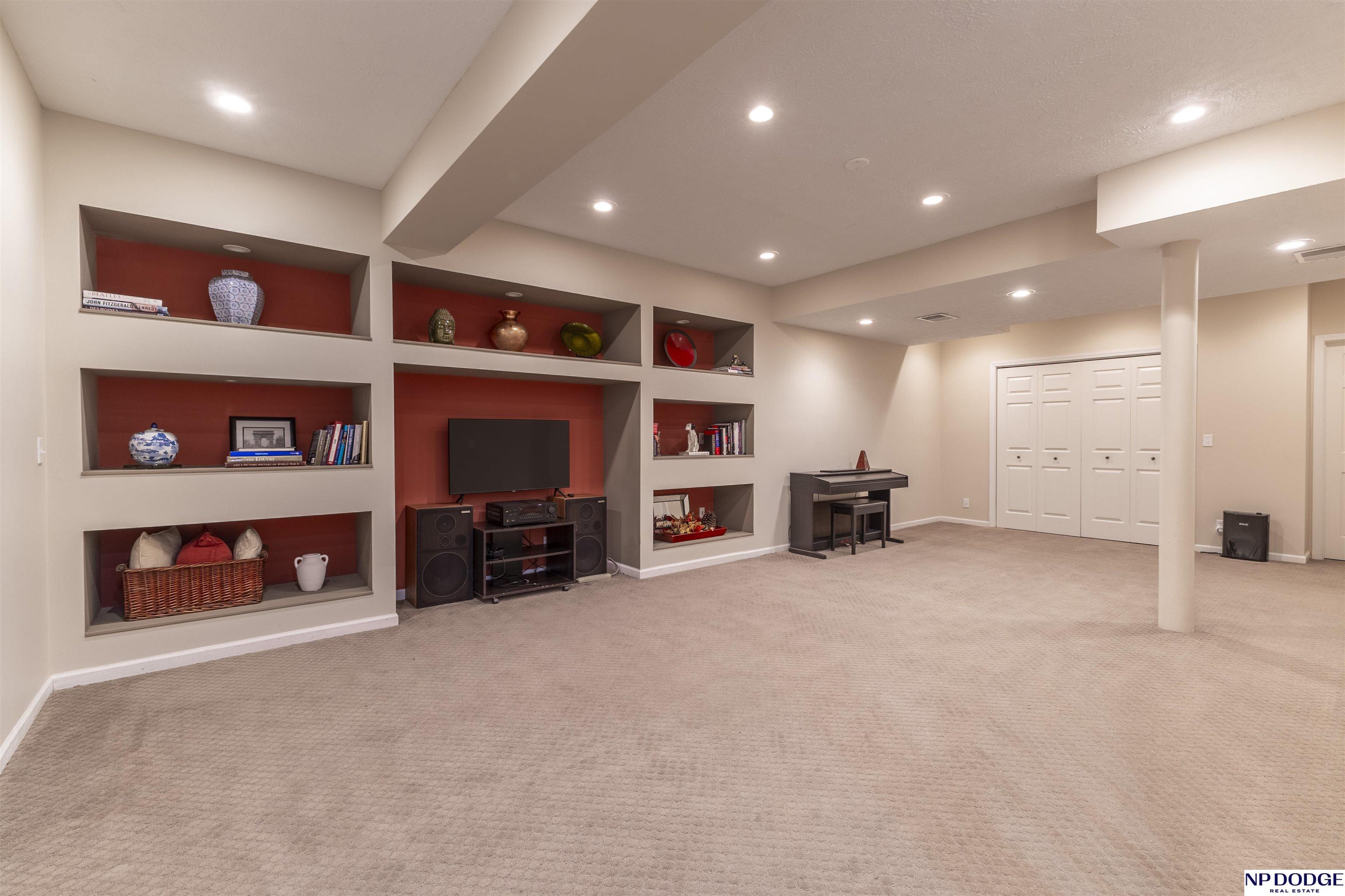 12525 Burt Street