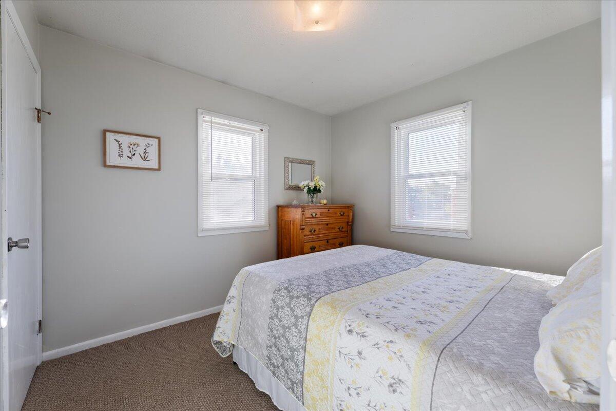 302 N ELM Street