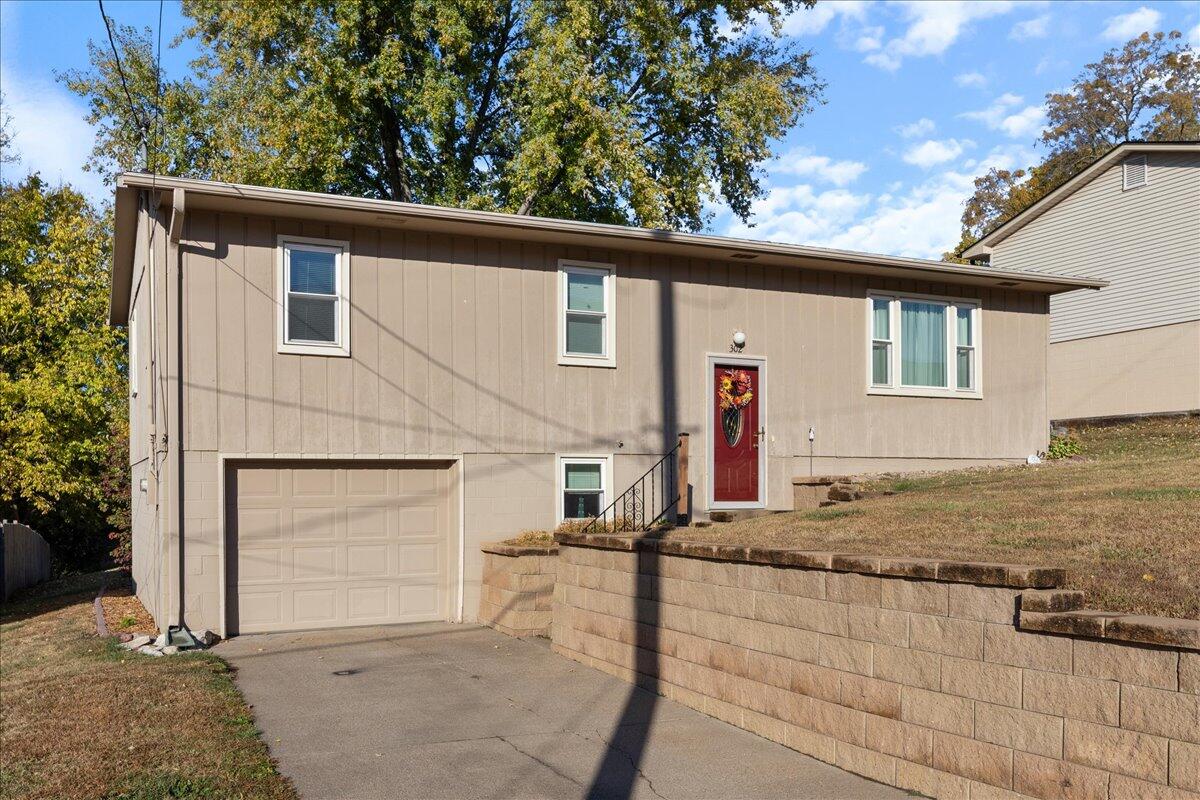 302 N ELM Street