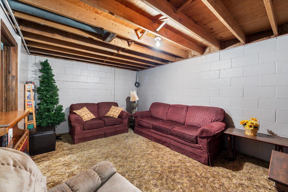 302 N ELM Street