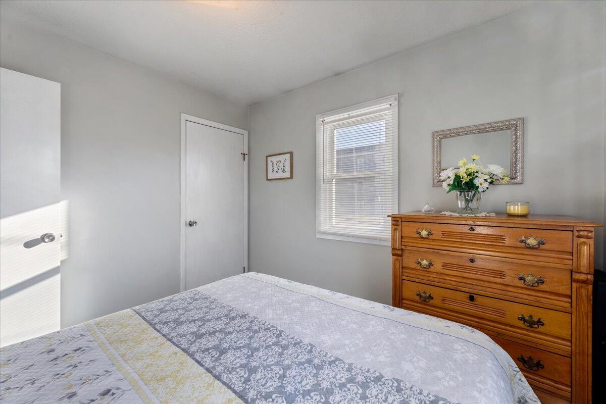 302 N ELM Street