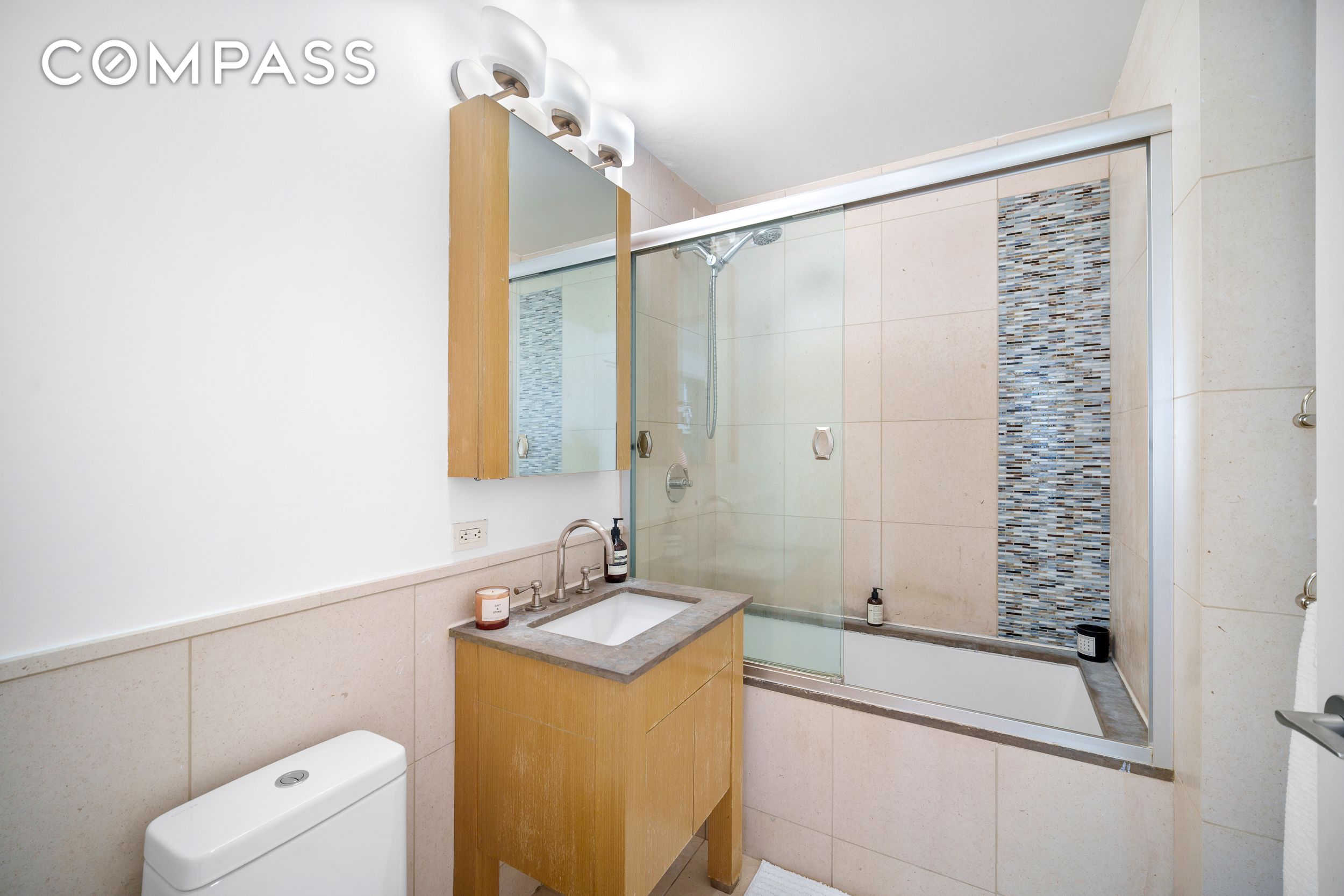 350 W 42nd Street 27K